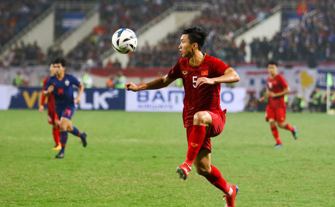 Đằng sau lời đề nghị cho Văn Hậu, là bài học quý giá cho Công Phượng-1