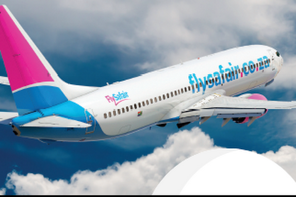 Phát hiện toilet máy bay bị tắc, nhân viên vệ sinh rùng mình lôi lên một thai nhi bị vứt bỏ, cả chuyến bay bị hủy để điều tra-3