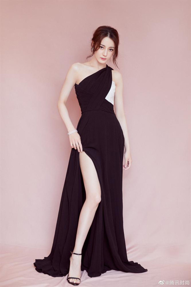 Mỹ nhân tộc người đẹp nhất Trung Quốc khoác gì lên người cũng gợi cảm mê hồn-6