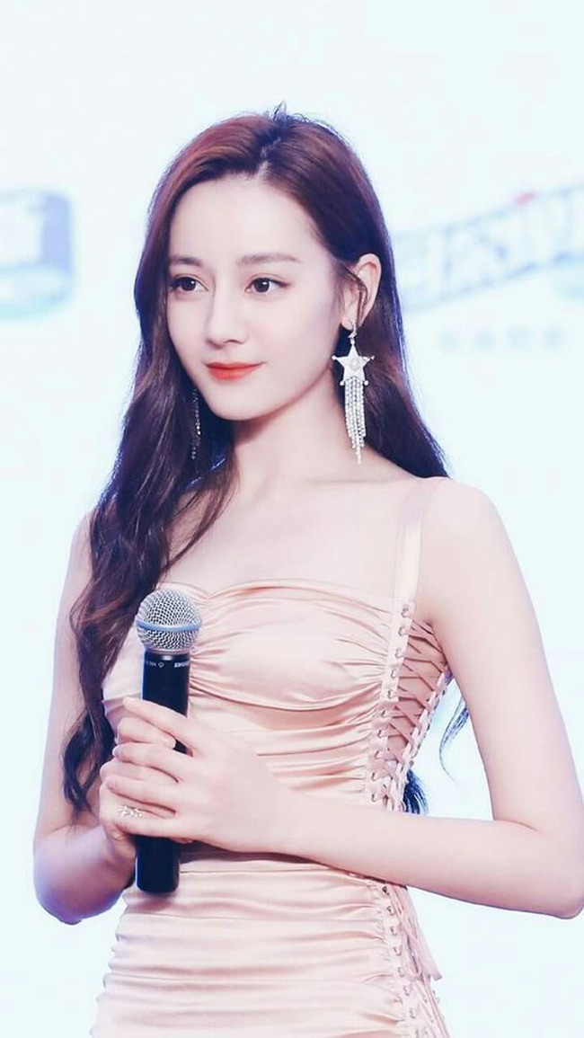 Mỹ nhân tộc người đẹp nhất Trung Quốc khoác gì lên người cũng gợi cảm mê hồn-18