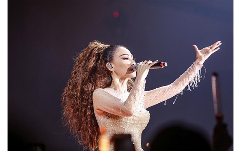 Những layout makeup xứng danh Diva của Thu Minh khiến dân tình choáng ngợp-10