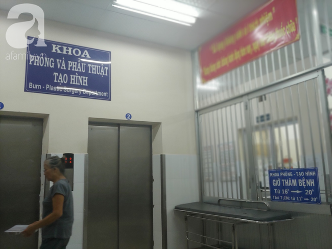 Nấu chè mừng đầy tháng cháu nội, người phụ nữ bị nguyên nồi nước sôi đổ vào người dẫn đến bỏng nặng-2