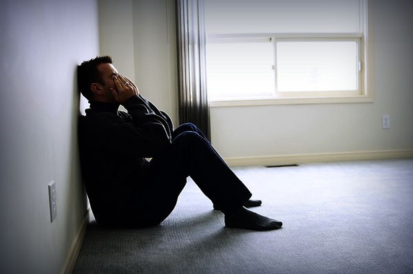 Vợ chồng cãi nhau, mẹ tôi khuyên can, nào ngờ vợ hung dữ chỉ tay thách thức một câu khiến tôi tức sôi máu phải gọi bố mẹ vợ tới nhà-2