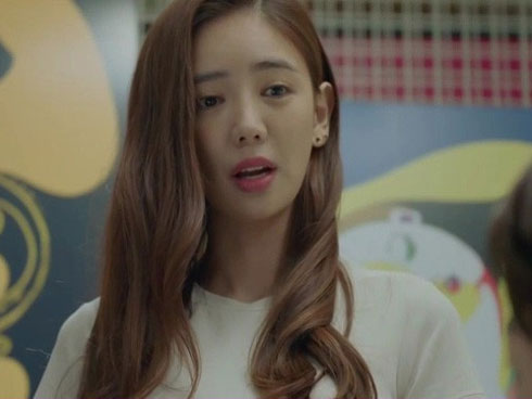 Bị chồng đánh, vợ vẫn cố nhẫn nhịn để rồi bật khóc khi con trai ngô nghê hỏi 1 câu-3