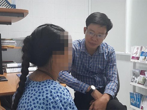 Lời kể của bé gái 14 tuổi nghi bị cậu ruột hiếp dâm suốt 3 năm đến mang thai: 