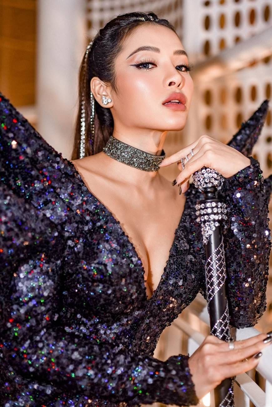 Phương Trinh Jolie lả lơi khoe ngực đầy, thách thức mọi giới hạn sexy-8