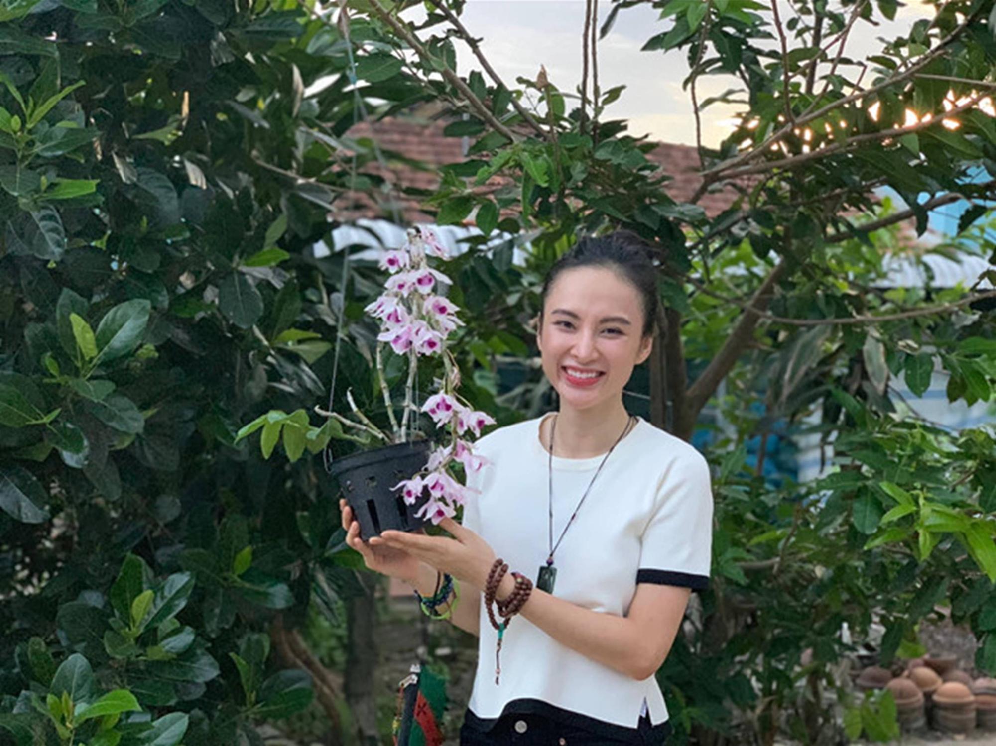 Angela Phương Trinh rời xa showbiz, tham gia khóa tu-7