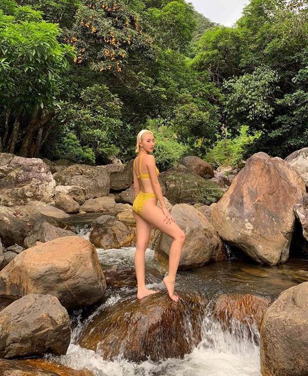 Chipu và Quỳnh Anh Shyn rủ nhau diện bikini đọ dáng nóng bỏng-6