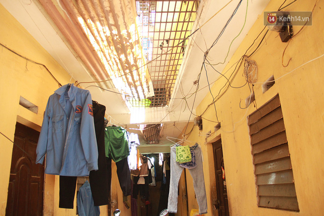 Dân xóm nghèo oằn mình trong những căn phòng trọ lợp mái tôn gần 50 độ C giữa lòng Hà Nội: Cái nóng hầm hập như muốn luộc chín người-10