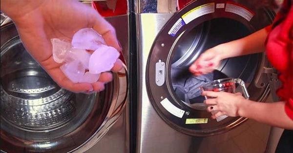 Thả 3 viên đá lạnh vào máy giặt, quần áo phẳng lì, càng mặc càng bền màu-1