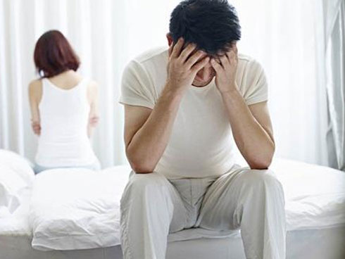 Kinh hoàng phát hiện bạn thân nhốt con và làm việc không tưởng ngay trong phòng khách-3