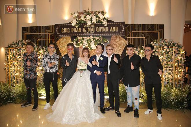 Streamer giàu nhất Việt Nam cùng dàn khách mời đình đám tại lễ cưới Cris Phan - Mai Quỳnh Anh-6
