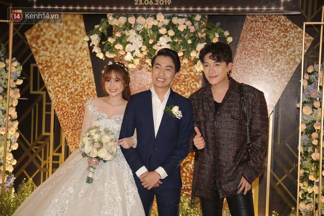 Streamer giàu nhất Việt Nam cùng dàn khách mời đình đám tại lễ cưới Cris Phan - Mai Quỳnh Anh-11