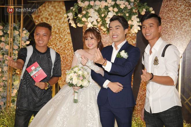 Streamer giàu nhất Việt Nam cùng dàn khách mời đình đám tại lễ cưới Cris Phan - Mai Quỳnh Anh-7