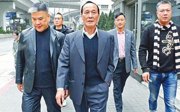 Thế lực ngầm đằng sau làng giải trí Hong Kong: Một là đóng phim, hai là chết và hàng loạt bi kịch đau lòng do xã hội đen gây ra-3