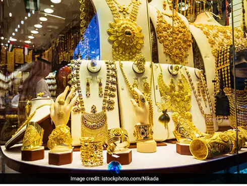 Giá vàng hôm nay 24/6: Ổn định trên đỉnh cao kỷ lục-1