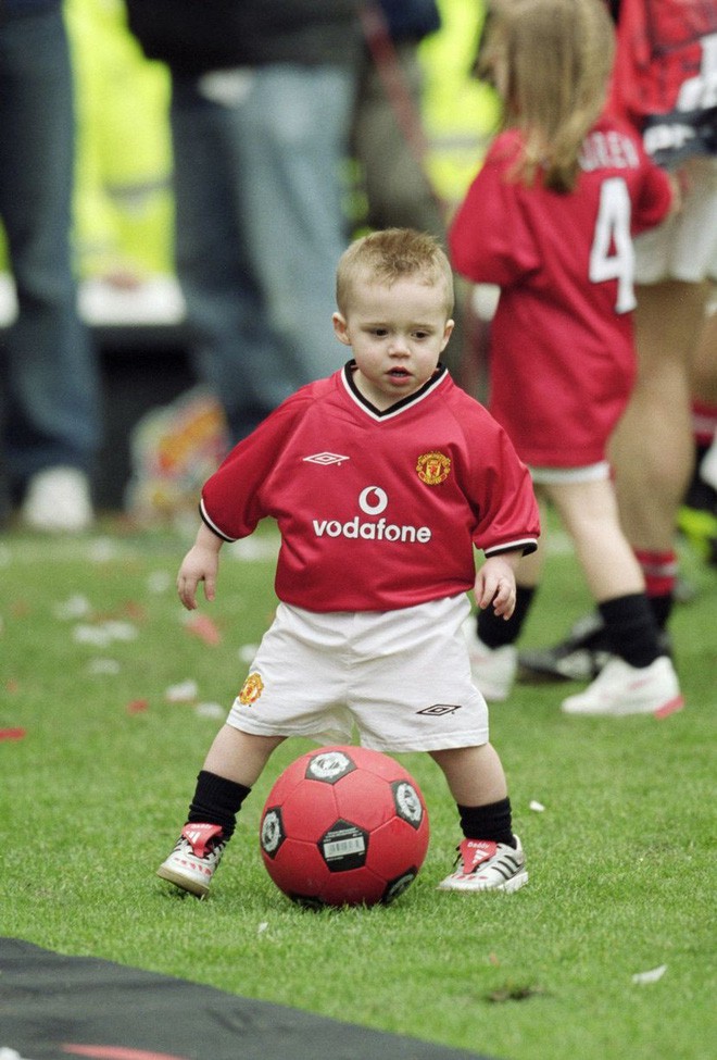 Cậu cả Brooklyn ngỗ nghịch nhà David Beckham: Bất tài nhiều tật, 5 năm 20 mối tình, từ o bế thành bị bố mẹ quay lưng-1