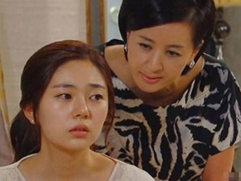 Mẹ chồng đưa 2 triệu nói tiền ăn cả tháng, tôi đoán trước được âm mưu liền