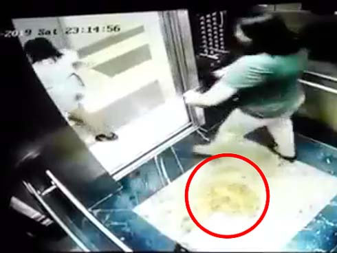 Đôi nam nữ xông vào đánh, đạp tới tấp nữ điều dưỡng tại Trung tâm y tế-2