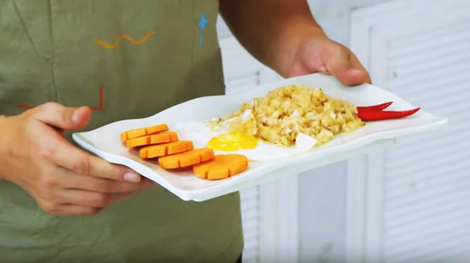 Hơn 40 tuổi chưa vợ con, trai đẹp Nguyễn Phi Hùng khiến chị em xấu hổ vì tài nấu ăn-8