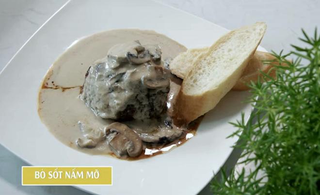 Hơn 40 tuổi chưa vợ con, trai đẹp Nguyễn Phi Hùng khiến chị em xấu hổ vì tài nấu ăn-9