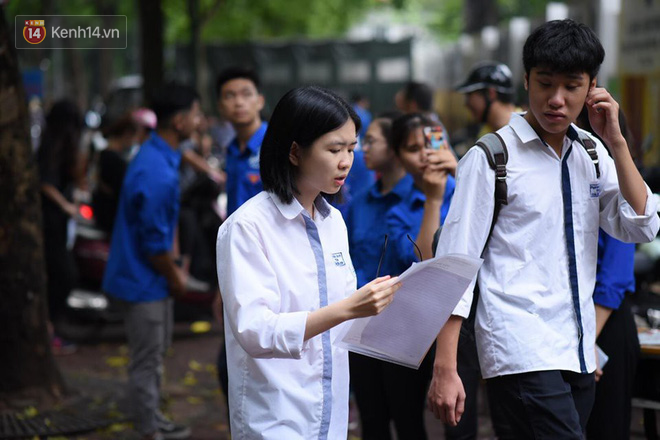 Gần 900.000 thí sinh làm thủ tục dự thi THPT quốc gia 2019: Dàn nữ sinh lớp 12 chiếm spotlight vì quá xinh xắn-1