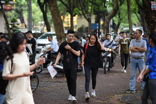 Gần 900.000 thí sinh làm thủ tục dự thi THPT quốc gia 2019: Dàn nữ sinh lớp 12 chiếm spotlight vì quá xinh xắn-2