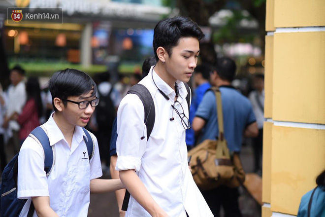 Gần 900.000 thí sinh làm thủ tục dự thi THPT quốc gia 2019: Dàn nữ sinh lớp 12 chiếm spotlight vì quá xinh xắn-3