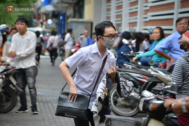 Gần 900.000 thí sinh làm thủ tục dự thi THPT quốc gia 2019: Dàn nữ sinh lớp 12 chiếm spotlight vì quá xinh xắn-12