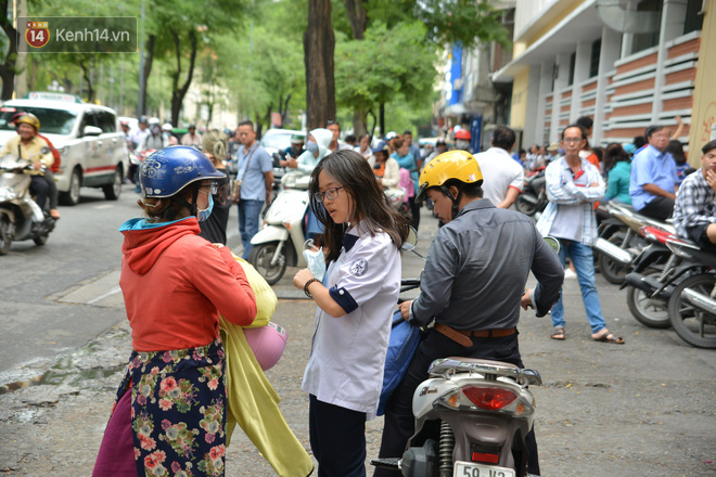 Gần 900.000 thí sinh làm thủ tục dự thi THPT quốc gia 2019: Dàn nữ sinh lớp 12 chiếm spotlight vì quá xinh xắn-14