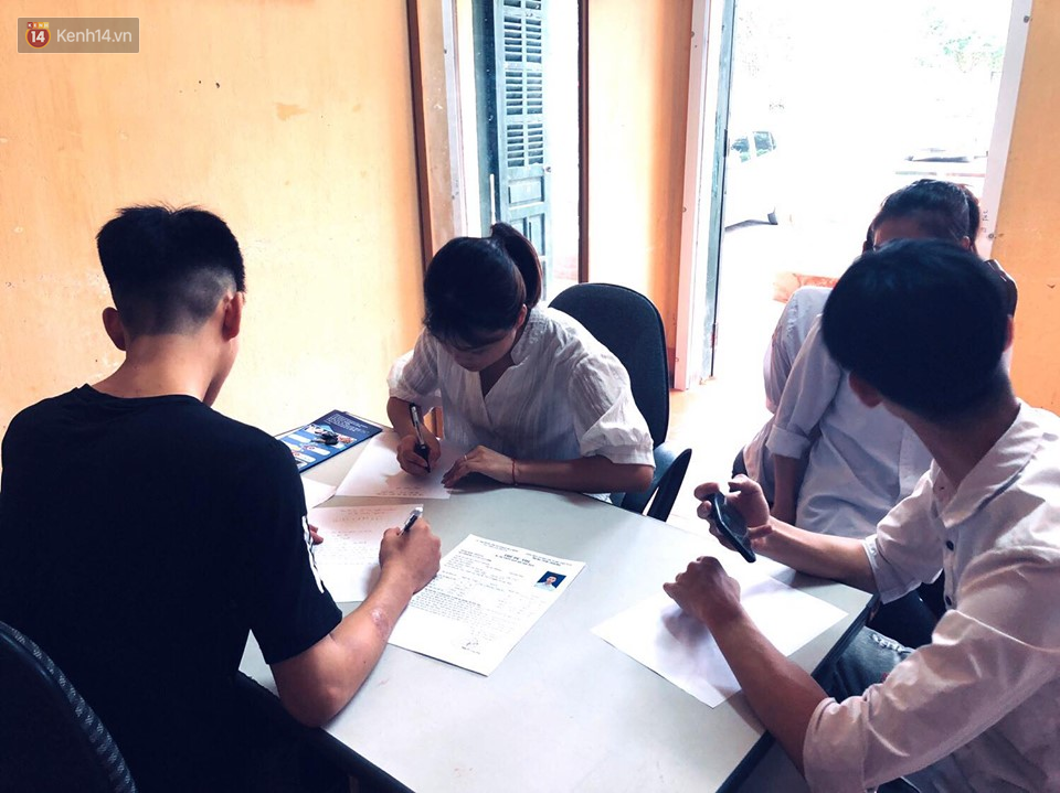 Gần 900.000 thí sinh làm thủ tục dự thi THPT quốc gia 2019: Dàn nữ sinh lớp 12 chiếm spotlight vì quá xinh xắn-30