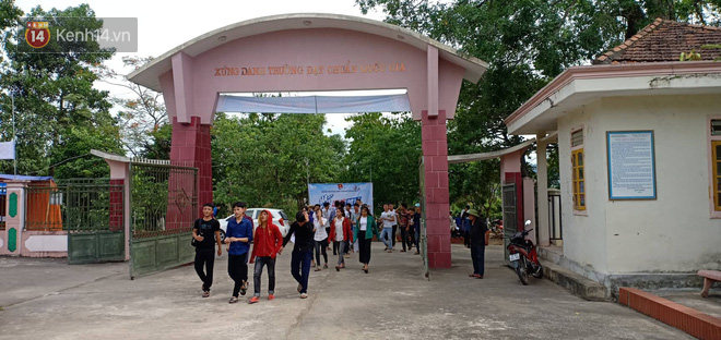 Gần 900.000 thí sinh làm thủ tục dự thi THPT quốc gia 2019: Dàn nữ sinh lớp 12 chiếm spotlight vì quá xinh xắn-32