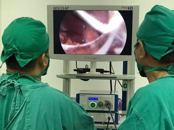 Quảng Ninh: Một bé trai 3 tuổi phải cắt thận trái, bác sĩ khuyên các cha mẹ đừng bỏ qua những biểu hiện này của con-3