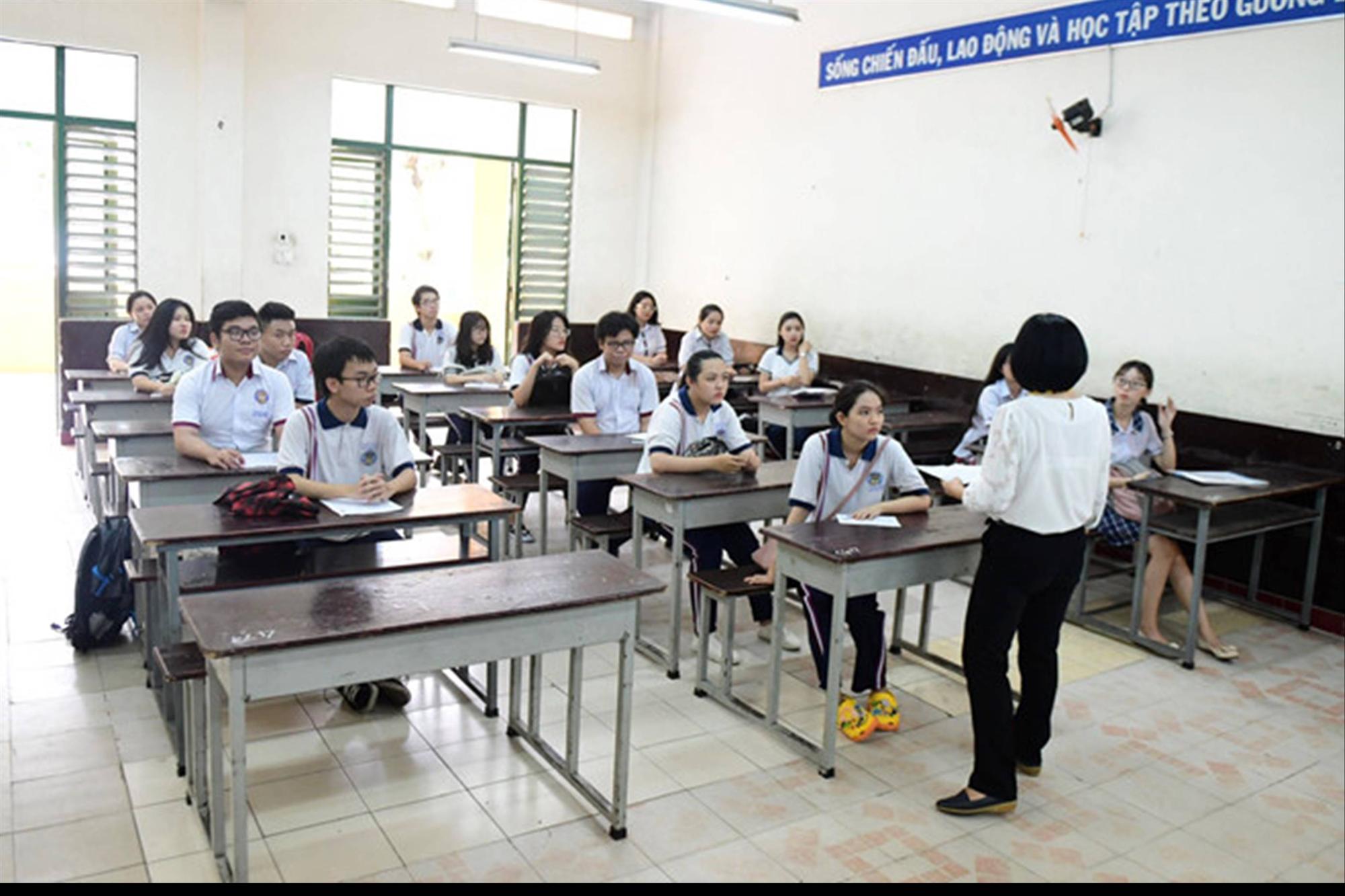 Lịch thi THPT quốc gia chi tiết trong ngày đầu tiên-1