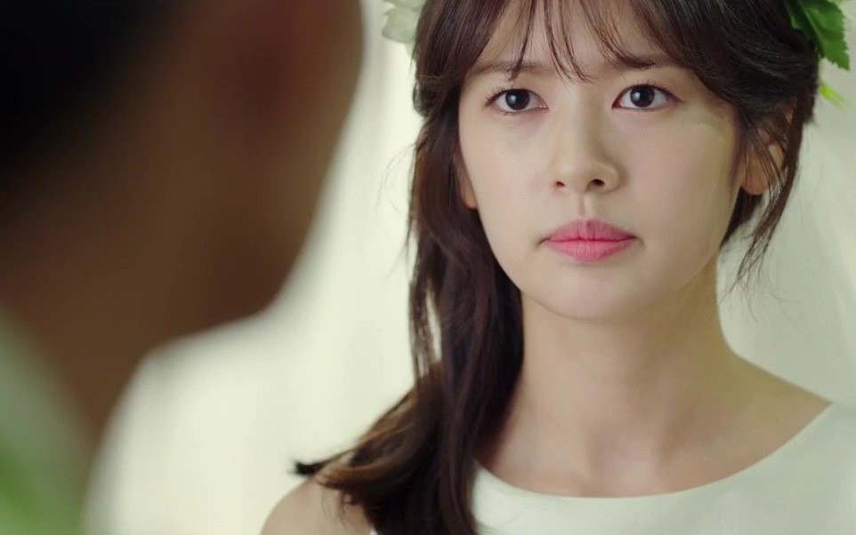 Vừa từ xe hoa bước vào nhà chồng, nhìn thấy kỉ vật” đập vào mắt, cô dâu không nói không rằng ngược trở ra quay về luôn-2