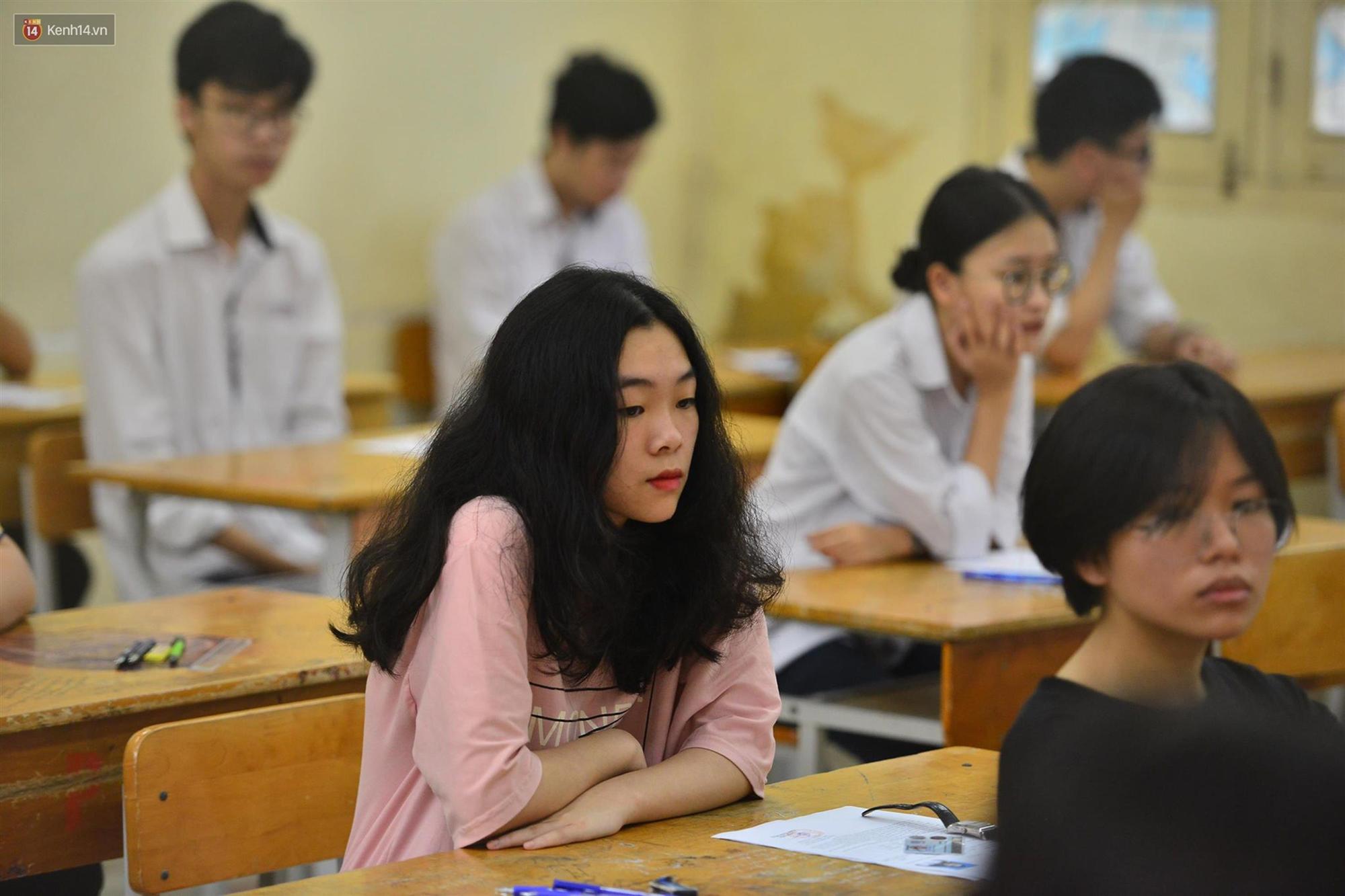 Trực tiếp: Gần 900.000 thí sinh bước vào môn thi Ngữ Văn - Tác phẩm nào sẽ xuất hiện trong đề thi THPT Quốc gia 2019?-5
