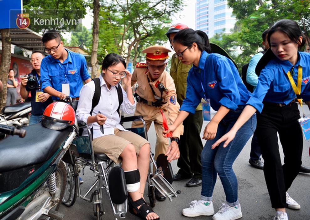Trực tiếp: Gần 900.000 thí sinh bước vào môn thi Ngữ Văn - Tác phẩm nào sẽ xuất hiện trong đề thi THPT Quốc gia 2019?-7