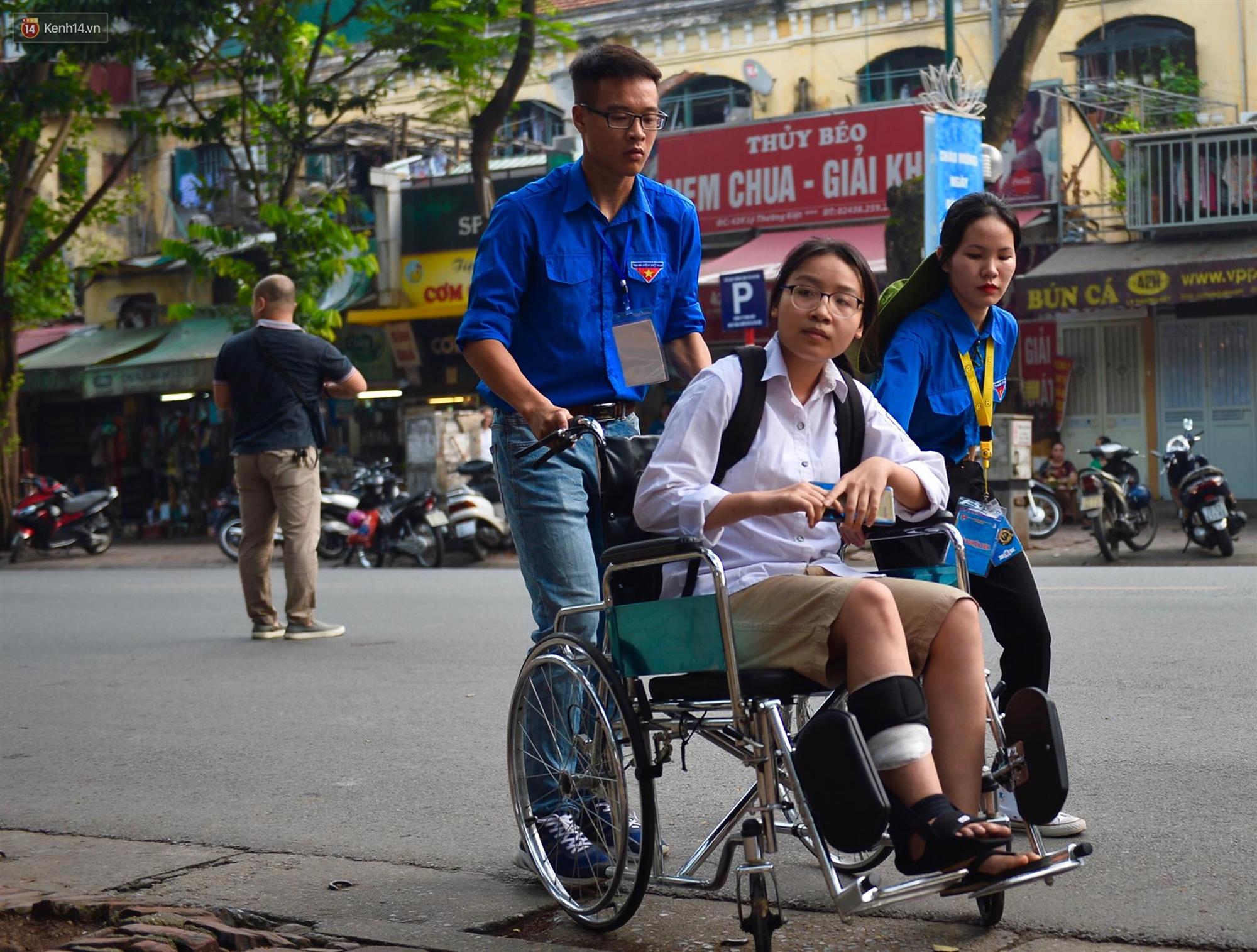 Trực tiếp: Gần 900.000 thí sinh bước vào môn thi Ngữ Văn - Tác phẩm nào sẽ xuất hiện trong đề thi THPT Quốc gia 2019?-8