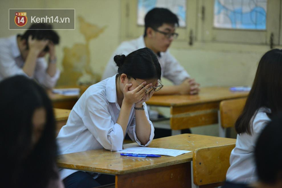 Trực tiếp: Gần 900.000 thí sinh bước vào môn thi Ngữ Văn - Tác phẩm nào sẽ xuất hiện trong đề thi THPT Quốc gia 2019?-12