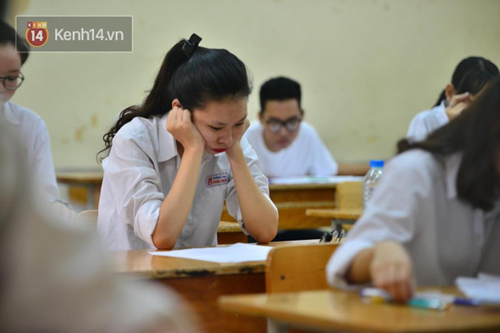 Trực tiếp: Gần 900.000 thí sinh bước vào môn thi Ngữ Văn - Tác phẩm nào sẽ xuất hiện trong đề thi THPT Quốc gia 2019?-13