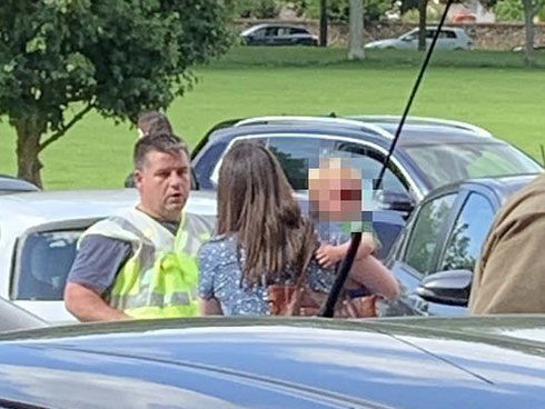 Nuôi cháu từ khi mới lọt lòng, 16 năm sau ông bà kiện ra tòa đòi tiền công chăm và câu chuyện đằng sau khiến ai cũng bất ngờ-3