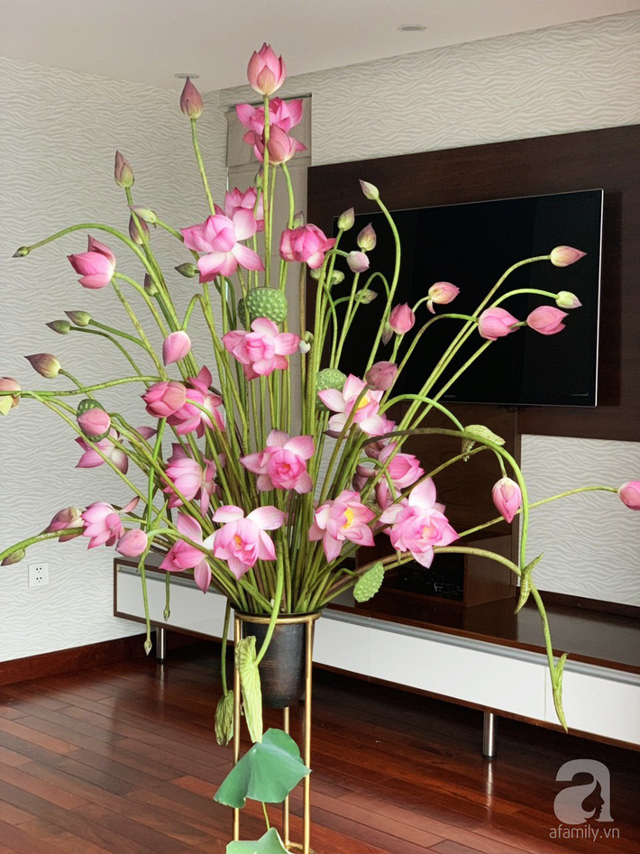 Níu giữ hương mùa hạ với những bình hoa sen đẹp dịu dàng trong tổ ấm của 3 người phụ nữ đảm ở Hà Nội-10