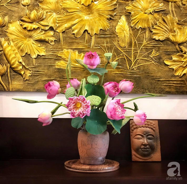 Níu giữ hương mùa hạ với những bình hoa sen đẹp dịu dàng trong tổ ấm của 3 người phụ nữ đảm ở Hà Nội-26