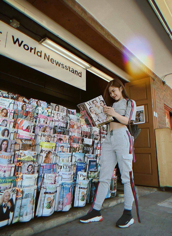 Cuộc sống Hương Tràm hoàn toàn thay đổi tại Mỹ: Ở nhà thuê, mặc váy cũ nhưng vui vẻ, đầy thoải mái-14