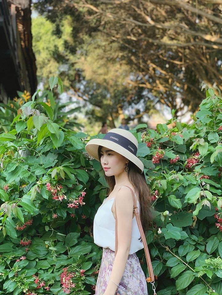 Nữ giám thị duyên dáng gây chú ý tại điểm thi ở Nghệ An-11