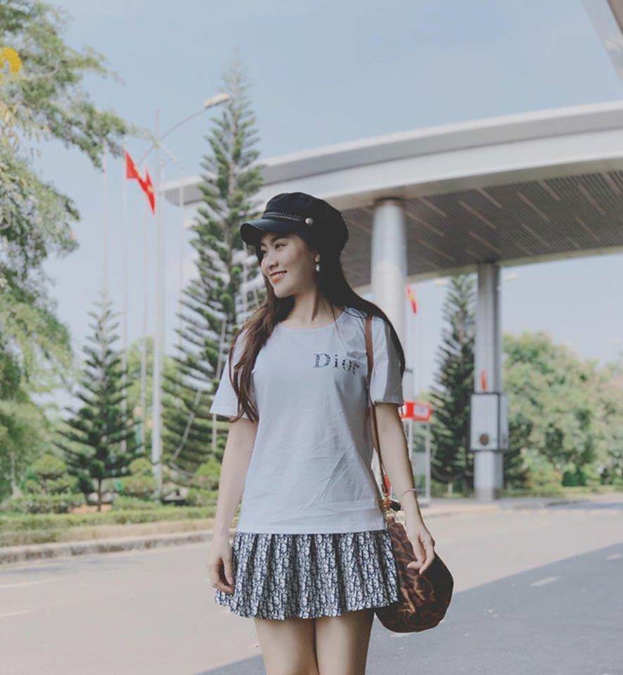 Nữ giám thị duyên dáng gây chú ý tại điểm thi ở Nghệ An-12