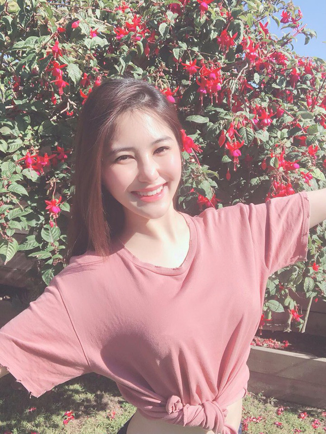 Cuộc sống Hương Tràm hoàn toàn thay đổi tại Mỹ: Ở nhà thuê, mặc váy cũ nhưng vui vẻ, đầy thoải mái-1