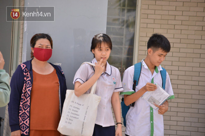 Thi THPT Quốc gia 2019 buổi thứ 2: Thí sinh căng thẳng bước vào môn thi Toán, lo sợ bị điểm liệt-3