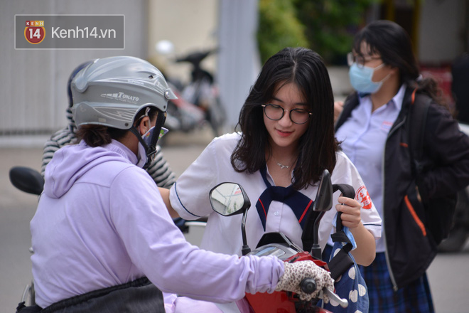 Thi THPT Quốc gia 2019 buổi thứ 2: Thí sinh căng thẳng bước vào môn thi Toán, lo sợ bị điểm liệt-4