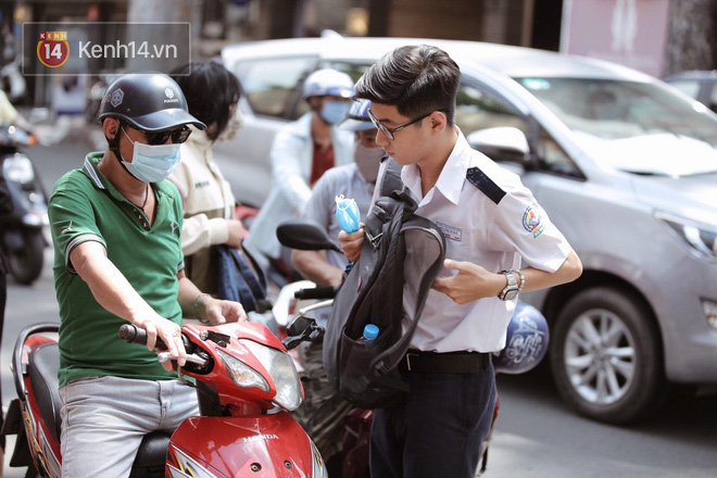 Thi THPT Quốc gia 2019 buổi thứ 2: Thí sinh căng thẳng bước vào môn thi Toán, lo sợ bị điểm liệt-12